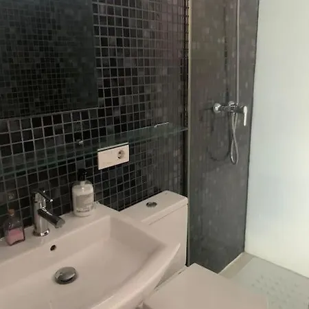 Spacious Loft / Literally At The Foot Of Alhambra Apartment